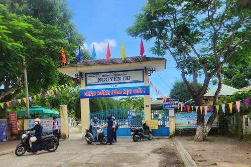 Một phụ huynh xông vào trường đánh học sinh lớp 8 ở Quảng Nam