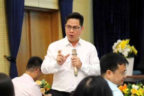 PGS. TS. Trần Thành Nam: 'Cần kế hoạch dài hơi giúp trẻ em thích nghi trở lại cuộc sống sau bão lũ'
