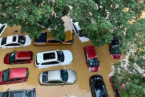 Xe ô tô cần kiểm tra gì sau khi bị ngập do mưa lũ?