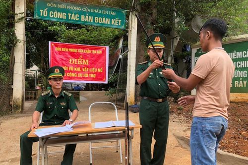 Giữ vững bình yên địa bàn thị trấn vùng biên