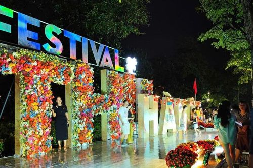 Tăng sức hấp dẫn cho 'mùa vàng' du lịch