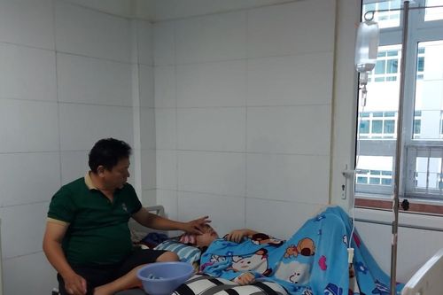 Nhiều học sinh huyện đảo Kiên Hải nhập viện nghi bị ngộ độc thực phẩm