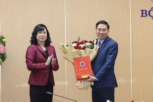 Bản tin 8H: Điều động, bổ nhiệm nhân sự chủ chốt tại Bộ Y tế