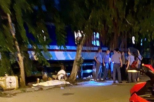 Đứng trên đường ray, nam sinh bị tàu hỏa tông tử vong