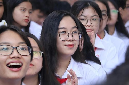 'Giáo viên dạy tiếng Anh lắp bắp khi giao tiếp với người nước ngoài'