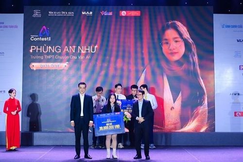 Nữ sinh chuyên văn giành giải trong cuộc thi về trí tuệ nhân tạo