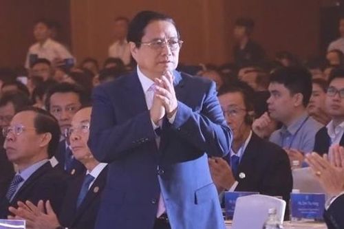 Thủ tướng tham dự Diễn đàn kinh tế TPHCM lần thứ 5