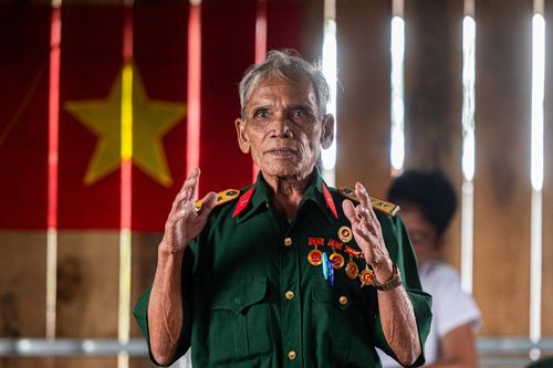 Già làng A Dom - 'cầu nối' tuyên truyền giúp giảm nghèo đa chiều ở địa phương