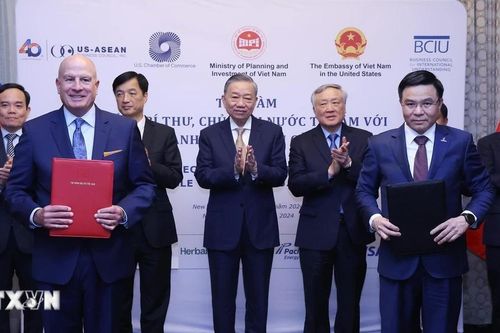Tổng Bí thư, Chủ tịch nước chứng kiến lễ ký thỏa thuận hợp tác về chuyển đổi số