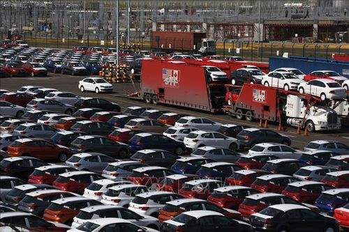 Ứng cử viên Trump cam kết đánh thuế 100% xe ô tô nhập khẩu từ Mexico