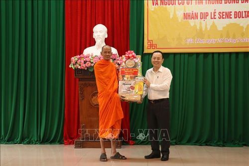 Gặp gỡ chức sắc, sư sãi tiêu biểu đồng bào dân tộc Khmer