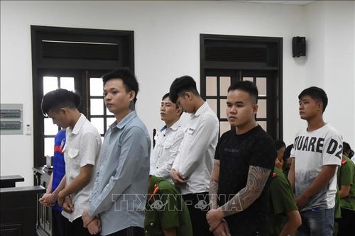 Phạt tù các đối tượng chém người vì mâu thuẫn trong quán nhậu