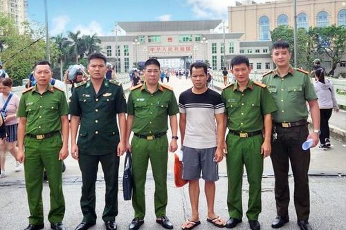 Quảng Ninh: Trục xuất đối tượng người Trung Quốc phạm tội buôn lậu