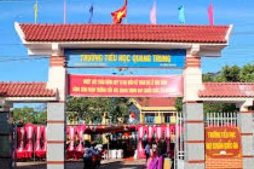 Thầy giáo tiếng Anh đánh học sinh lớp 3 chấn thương