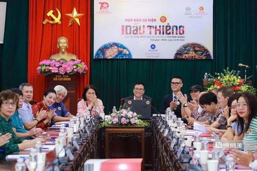 52 tác phẩm tranh sơn mài sẽ được trưng bày tại triển lãm 'Dấu thiêng'
