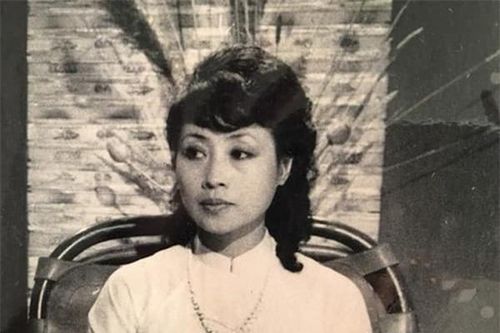 Cuộc sống hiện tại của 'Giọng đọc huyền thoại VTV' - NSƯT Kim Tiến: Tuổi U80 hạnh phúc, viên mãn bên người chồng thứ 2