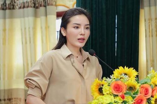 Kỳ Duyên công khai sao kê 500 triệu đồng quyên góp cho bà con vùng lũ