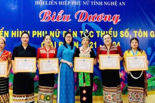 Nghệ An: Biểu dương 80 hội viên phụ nữ dân tộc thiểu số, tôn giáo tiêu biểu