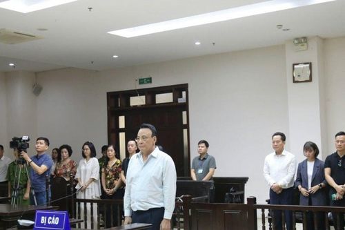 Chủ tịch Tân Hoàng Minh được giảm án