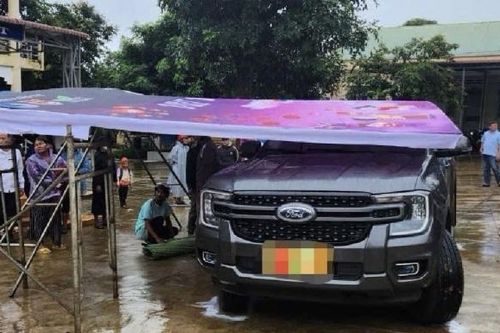 Đắk Lắk: Khởi tố phụ huynh lùi xe bán tải khiến bé gái lớp 2 tử vong