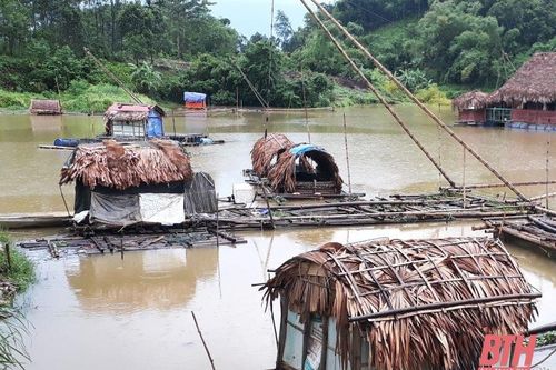 Hơn 394ha nuôi thủy sản truyền thống và 525m 3 lồng bè bị thiệt hại do mưa lũ