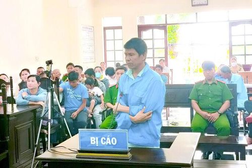 Đánh nhau vì giành khách