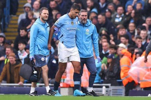 Man City gặp khó…
