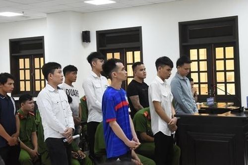 Chém người do mâu thuẫn mời bia, nhóm tội phạm lĩnh trên 53 năm tù