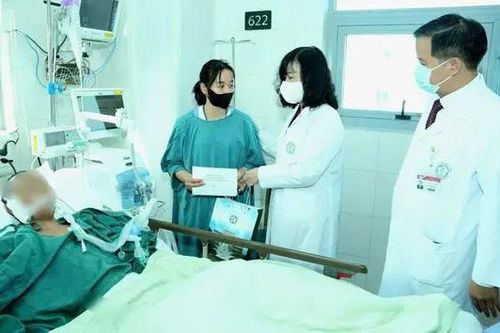 Bé gái trong vụ sạt lở Làng Nủ qua cơn nguy kịch