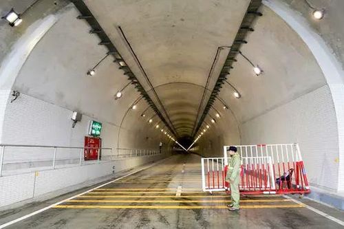 Phân luồng giao thông hầm Hải Vân