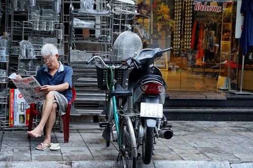Thú đọc báo sớm của người Hà Nội