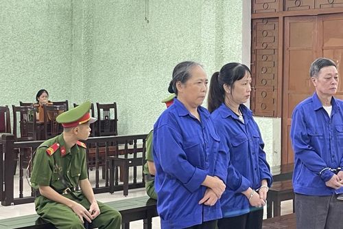 Tham ô tài sản 3 bị cáo lĩnh 40 năm tù giam