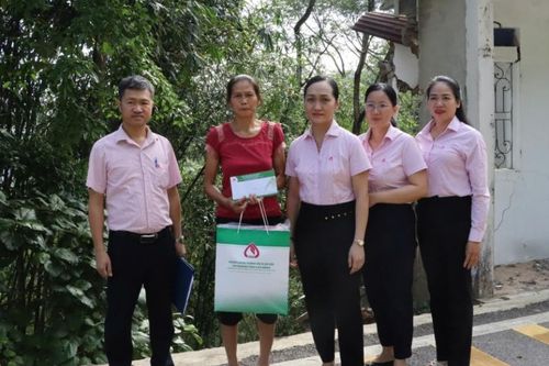 Chi nhánh Ngân hàng Chính sách xã hội tỉnh hỗ trợ người dân bị thiệt hại do cơn bão số 3 tại huyện Nguyên Bình