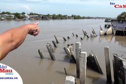 Nơm nớp nỗi lo sạt lở