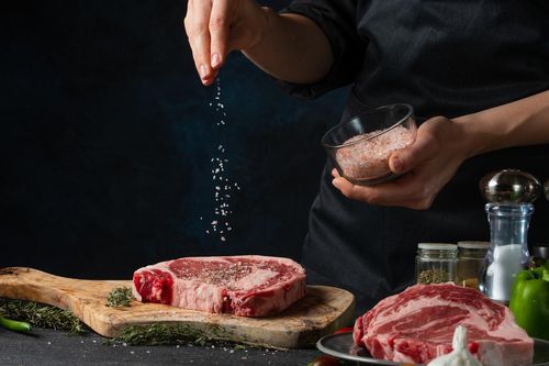 Cách làm mềm thịt bò bằng loại gia vị nhà nào cũng có