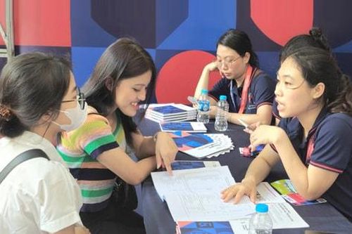 Tin tức đặc biệt trên báo in Hànôịmới ngày 25-9-2024