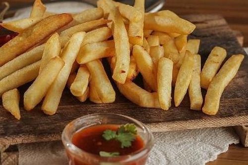 Cách làm khoai tây chiên bằng nồi chiên không dầu, thơm ngon, ngoài giòn trong bùi, không cần bột