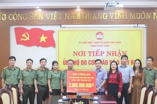Bộ Công an hỗ trợ tỉnh Phú Thọ 2 tỷ đồng khắc phục hậu quả bão lũ