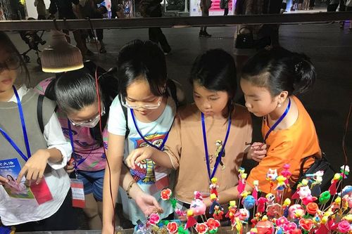 Chuyển động với tò he