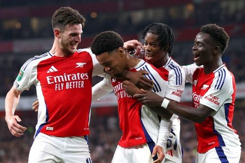 Arsenal trút giận lên Bolton