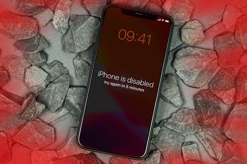 Chờ 10 năm để mở khóa iPhone vì một video cũ