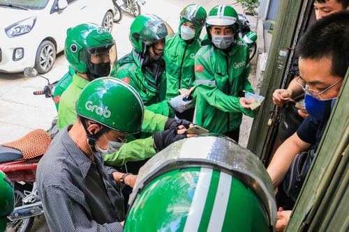 Ai đủ sức chen chân giữa Grab và ShopeeFood ở mảng giao đồ ăn?