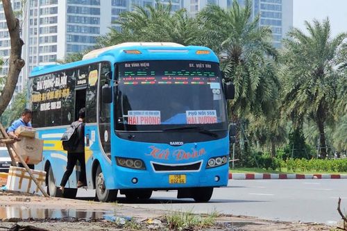 Xe khách Kết Đoàn đủ cách lách luật, náo loạn đường phố