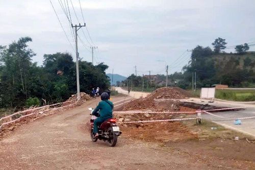 Lâm Đồng: Thông xe tuyến đường tỉnh 721 sau khi khắc phục tạm đoạn sạt lở