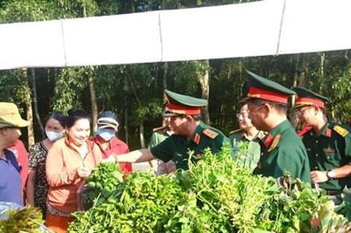 Kiểm tra kết quả công tác dân vận của lực lượng vũ trang trên địa bàn tỉnh Tây Ninh