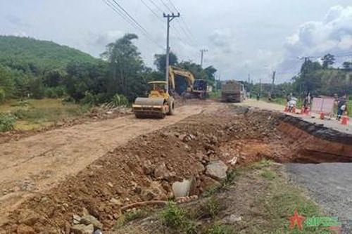 Lâm Đồng cho phép lưu thông trên tuyến Tỉnh lộ ĐT 721 sau khi khắc phục sự cố sạt lở