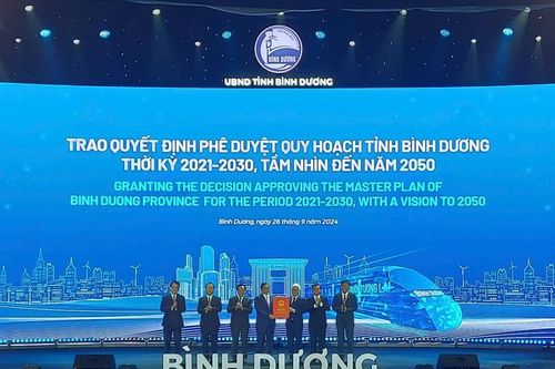 Thủ tướng Phạm Minh Chính trao quyết định công bố Quy hoạch tỉnh Bình Dương