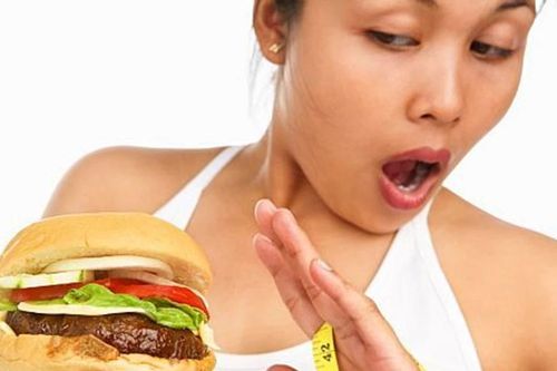 6 cách hữu hiệu giúp bạn thoát cơn thèm ăn vặt