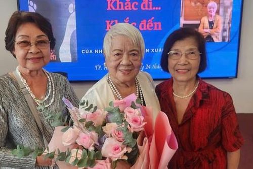 Nữ nhà văn 95 tuổi ra sách mới