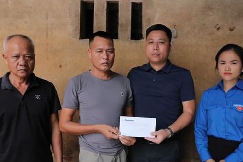 Thăm viếng gia đình cùng lúc mất hai con nhỏ trong bão Yagi tại Vĩnh Phúc